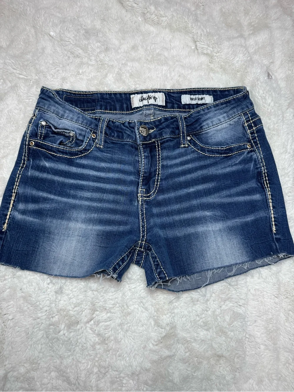Daytrip Virgo Cut Off Short